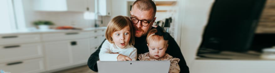 Family choosing a new broadband deal