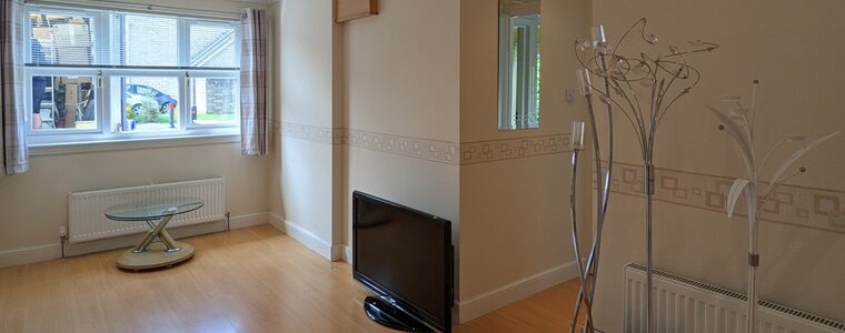 Moving house soon? Don’t commit to a long broadband contract…