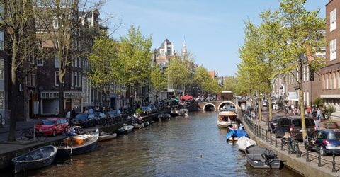 How to use data roaming when you’re overseas