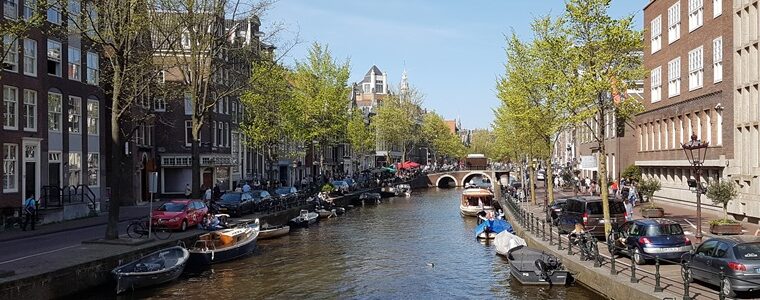 How to use data roaming when you’re overseas